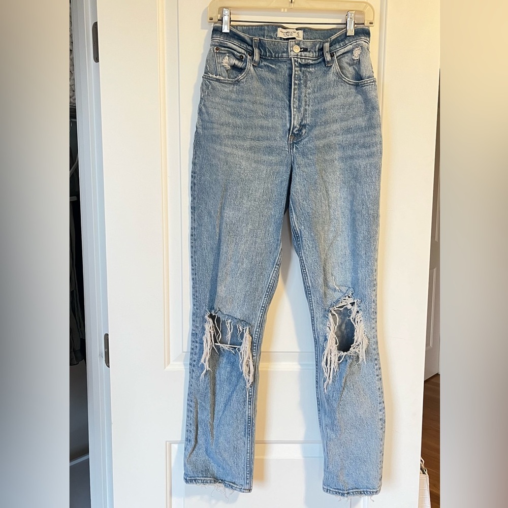 Abercrombie Curve Love High Rise 90’S straight leg jean